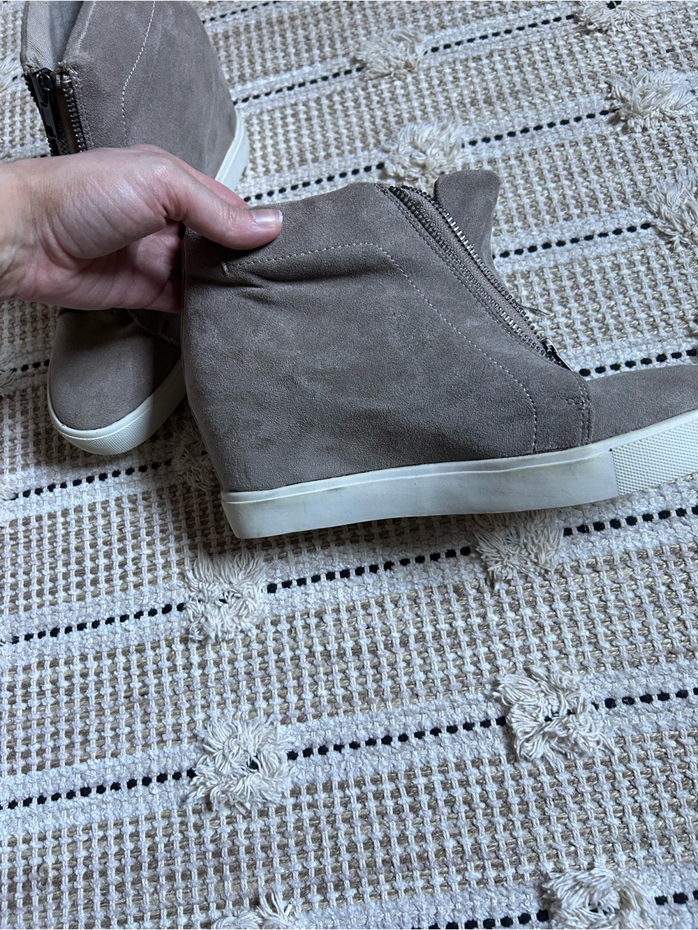 NWT 7.5 Taupe / Light Brown suede wedge sneakers with zipper